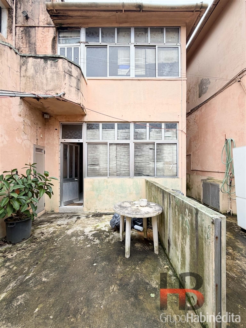 Anlageobjekt mit 8 Zimmern in Matosinhos, Porto