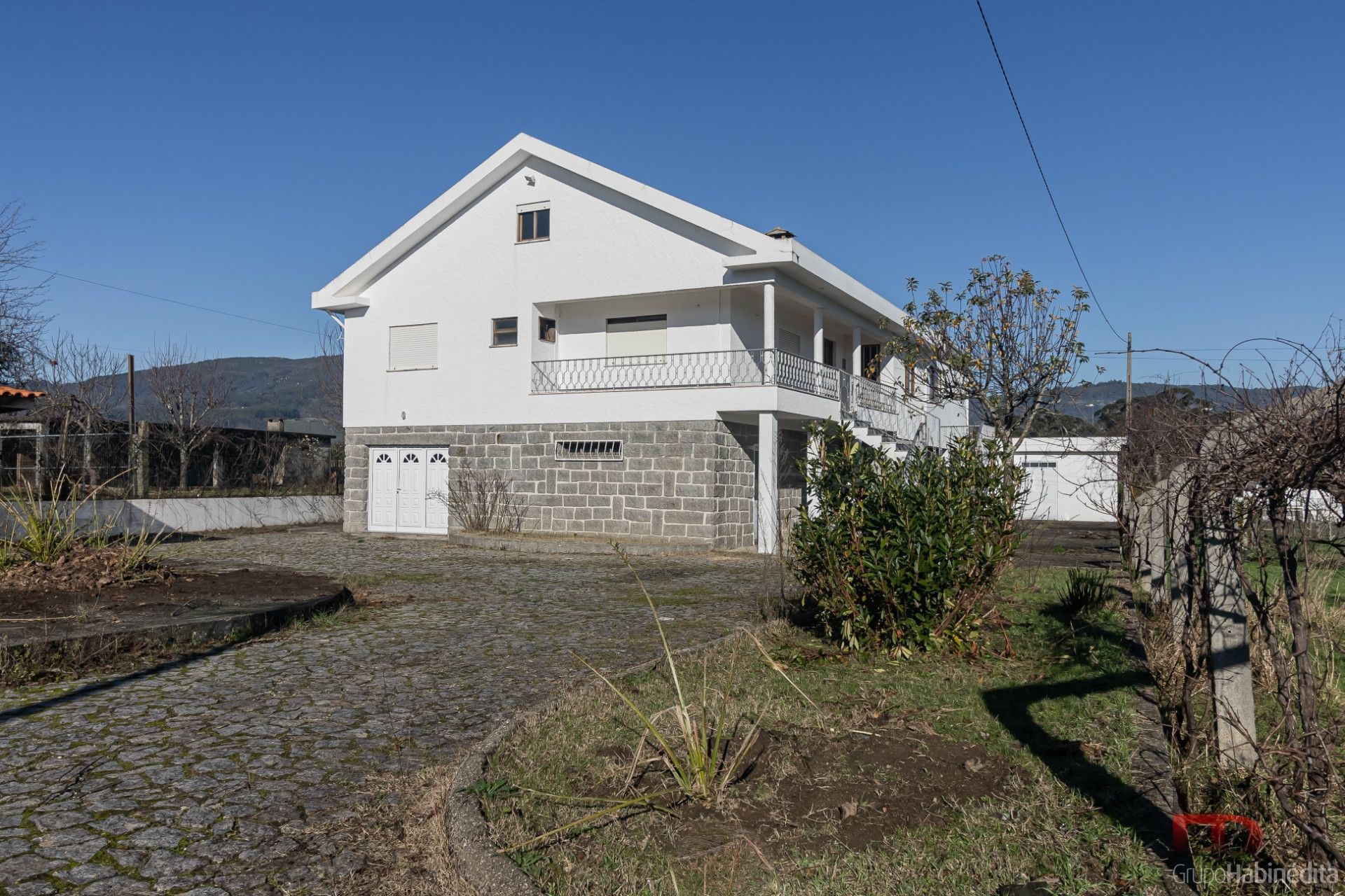 Spacious 7-Bedroom Villa with Large Plot in Ponte de Lima