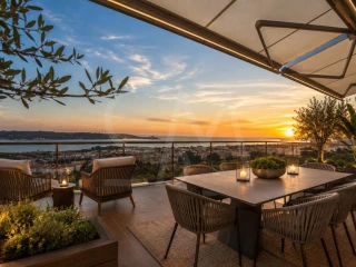 Apartamento Duplex T5 com Terraço e Vista Rio em Lisboa
