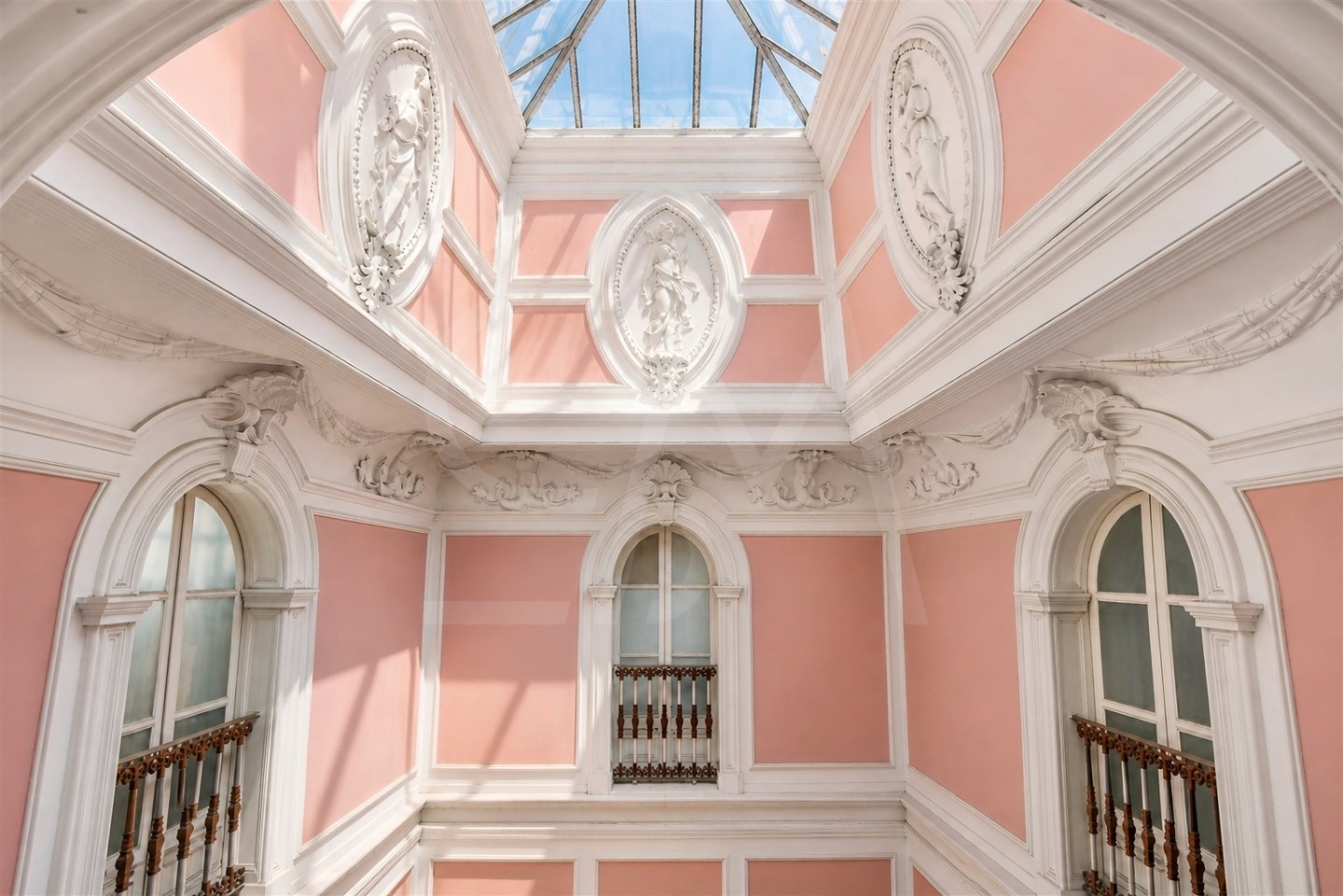 Apartamento de 6 Dormitorios en Príncipe Real — Histórico